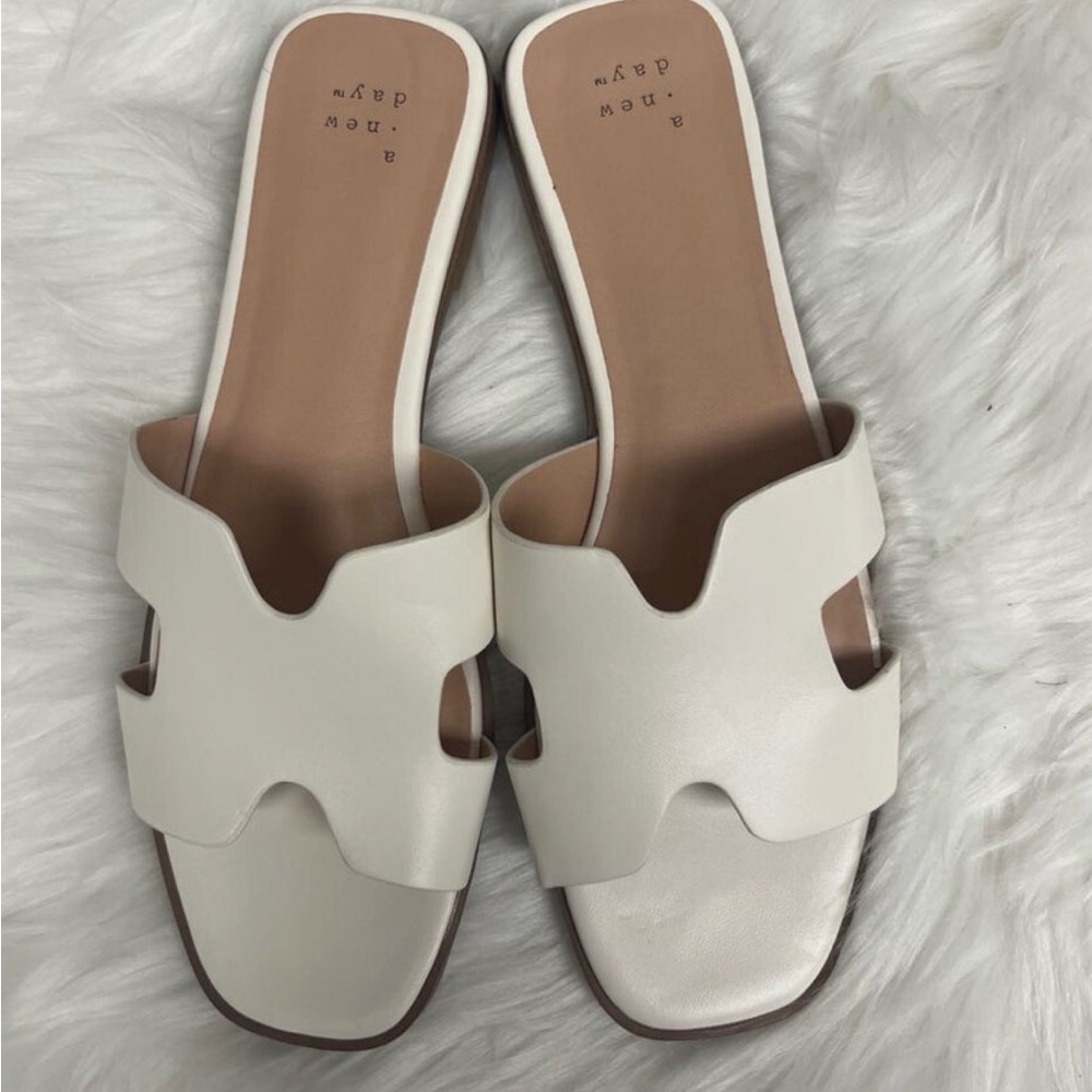 a new day Cream Slide Sandals - Picture 4 of 4